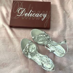 Delicacy high heels/ worn once /